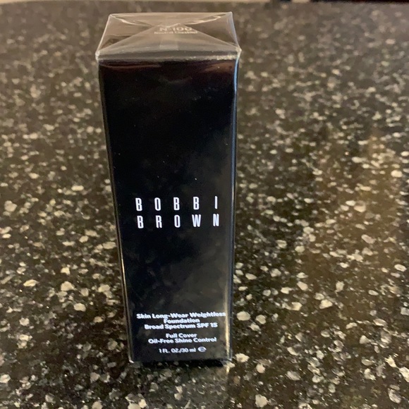 Bobbi Brown Foundation - Picture 1 of 2